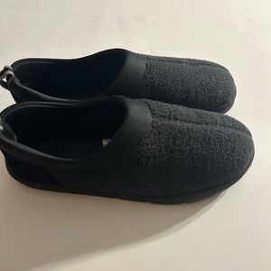 DONATELLO BLACK SLIPON GRIP SOLES MEN’S SLIPPERS/SHOES SIZE 9M